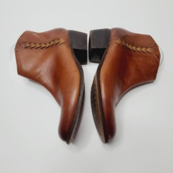 Clarks Maypearl Fawn Leather Light Brown Ankle Western Boot - Picture 5 of 16